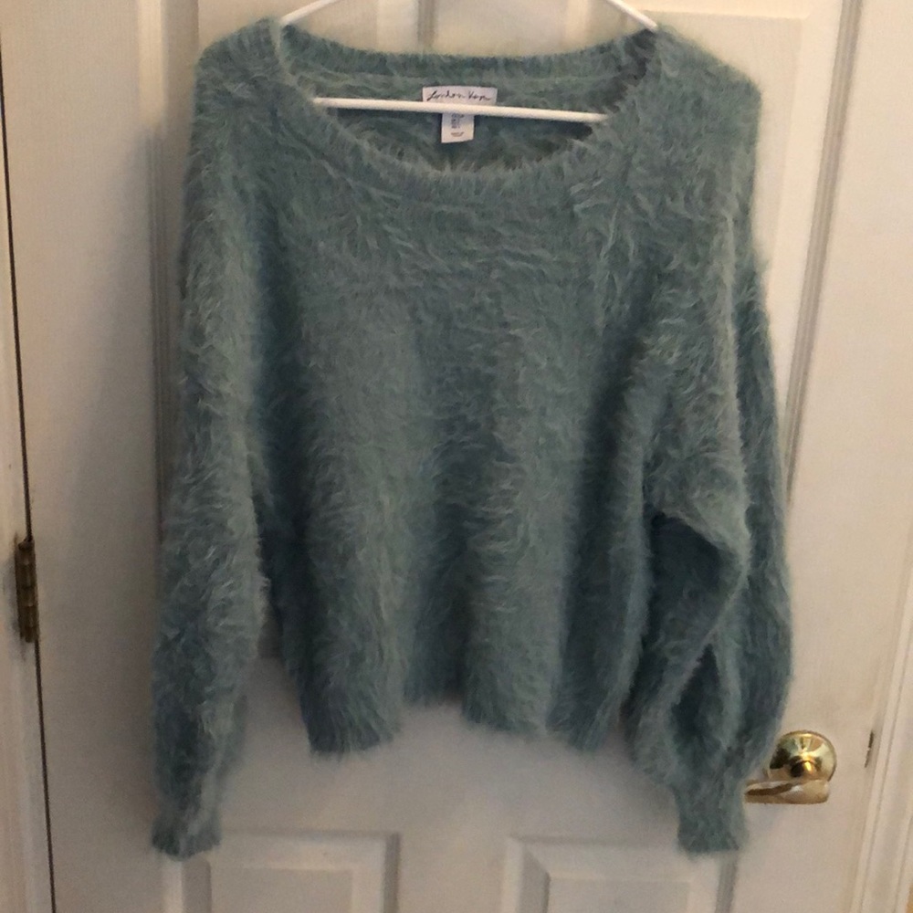 London Kaye Long Hair Sweater Sz Small